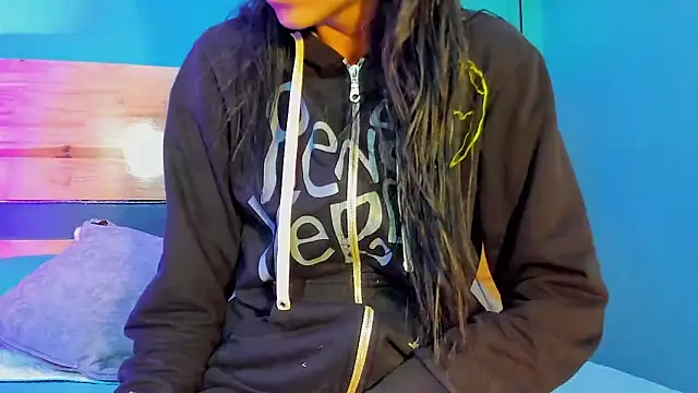 Snapshot of Tamaraakins chatting on 09-18-25, 12:41 Tamaraakins online show from 09-18-25, 12:41