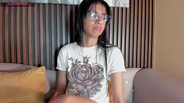 Snapshot of Tamaraakins chatting on 03-13-25, 03:17 Tamaraakins online show from 03-13-25, 03:17