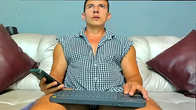 derekk frostt online show from 06-25-26, 02:42