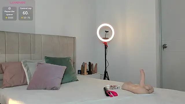 Snapshot of 1m_megan chatting on 02-05-26, 03:24 1m megan online show from 02-05-26, 03:24