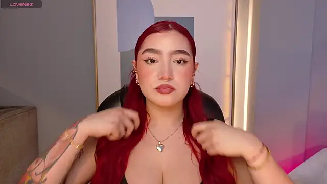 ViolettCastel online show from 11-17-25, 07:40