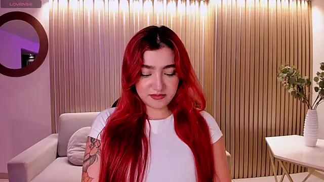 Snapshot of ViolettCastel chatting on 09-12-25, 07:35 ViolettCastel online show from 09-12-25, 07:35