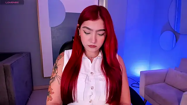 Snapshot of ViolettCastel chatting on 09-18-25, 06:44 ViolettCastel online show from 09-18-25, 06:44