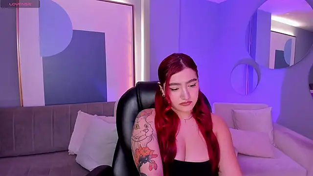 Snapshot of ViolettCastel chatting on 03-12-25, 07:36 ViolettCastel online show from 03-12-25, 07:36