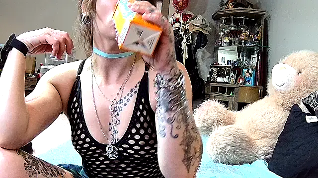 Snapshot of ZeelaXoXo chatting on 02-19-26, 05:37 ZeelaXoXo online show from 02-19-26, 05:37