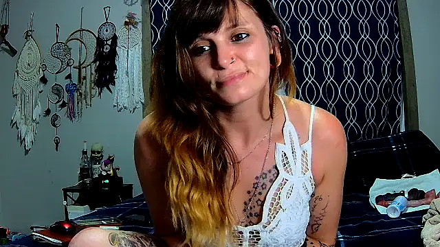 Snapshot of ZeelaXoXo chatting on 10-07-25, 04:35 ZeelaXoXo online show from 10-07-25, 04:35