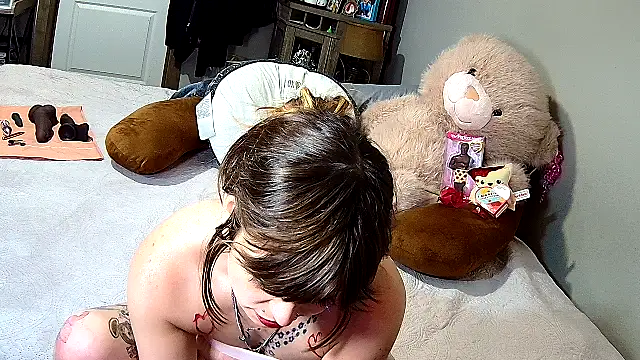 Snapshot of ZeelaXoXo chatting on 02-15-26, 05:41 ZeelaXoXo online show from 02-15-26, 05:41