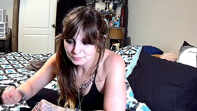 Snapshot of ZeelaXoXo chatting on 02-26-26, 06:35 ZeelaXoXo online show from 02-26-26, 06:35