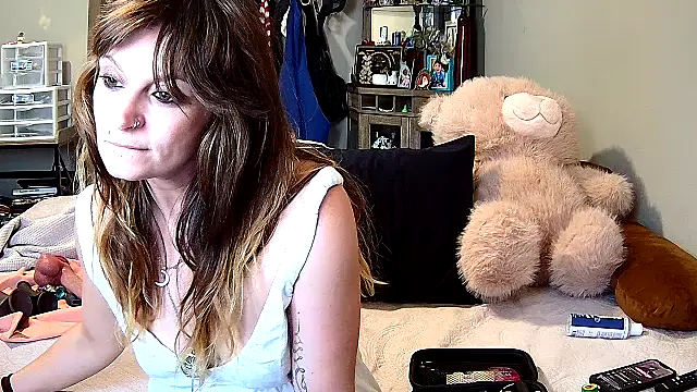 Snapshot of ZeelaXoXo chatting on 02-20-26, 06:32 ZeelaXoXo online show from 02-20-26, 06:32