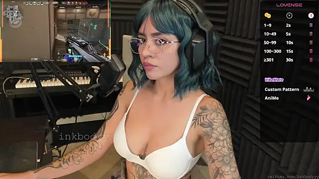 Snapshot of INKbodyy chatting on 12-10-24, 04:02 INKbodyy online show from 12-10-24, 04:02