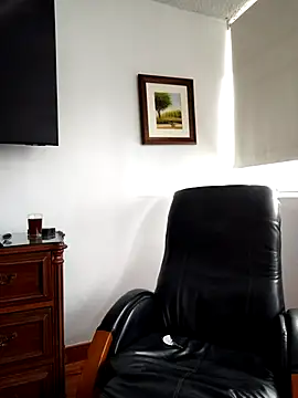 Snapshot of Rolblue chatting on 09-16-25, 02:51 Rolblue online show from 09-16-25, 02:51