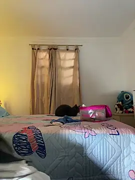 Snapshot of Kimmymadison- chatting on 06-19-26, 08:25 Kimmymadison- online show from 06-19-26, 08:25