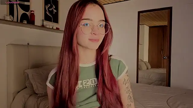 Roxxy mora online show from 10-31-25, 11:11