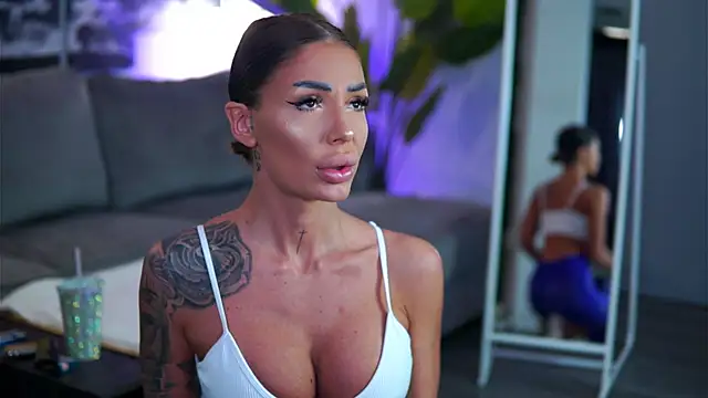 RaquelleVon online show from 02-10-26, 10:14