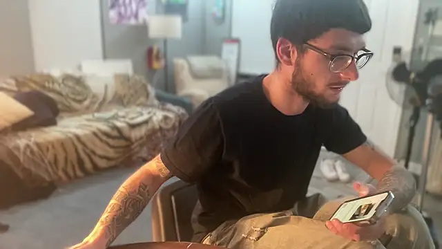 hungkubenski online show from 12-15-25, 07:14