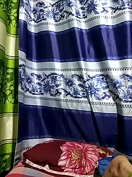 Snapshot of Aruyeshi- chatting on 03-22-25, 03:52 Aruyeshi- online show from 03-22-25, 03:52