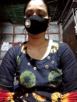 Snapshot of Aruyeshi- chatting on 10-02-25, 03:21 Aruyeshi- online show from 10-02-25, 03:21