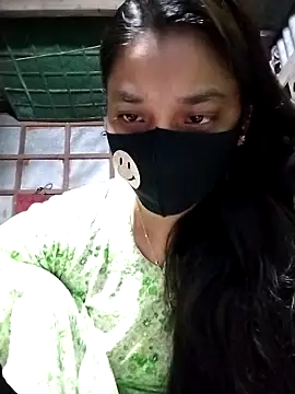 Snapshot of Aruyeshi- chatting on 10-07-25, 03:51 Aruyeshi- online show from 10-07-25, 03:51