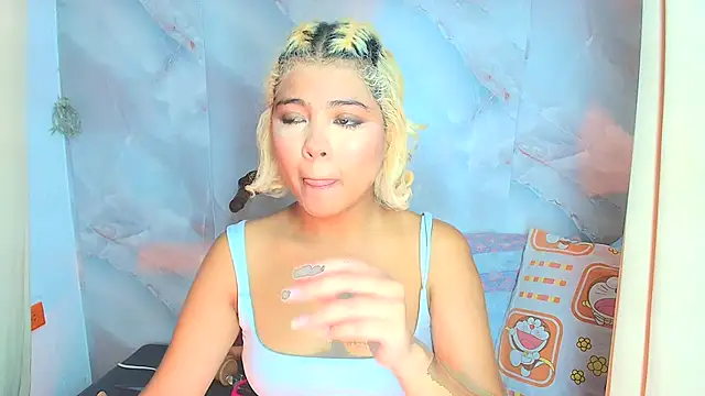 Snapshot of sofiacastillo01 chatting on 07-16-26, 01:41 sofiacastillo01 online show from 07-16-26, 01:41
