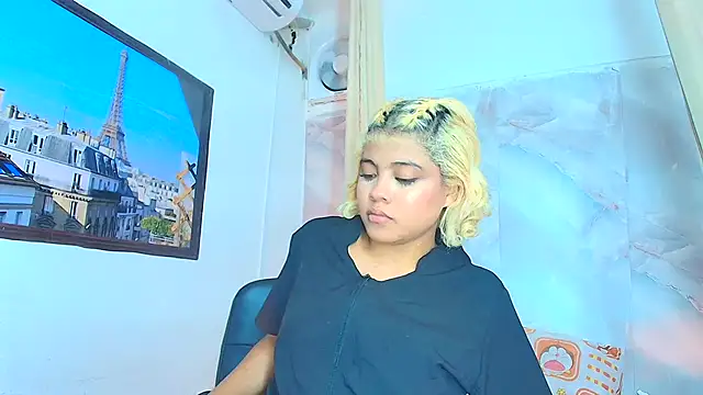 Snapshot of sofiacastillo01 chatting on 07-12-26, 01:34 sofiacastillo01 online show from 07-12-26, 01:34