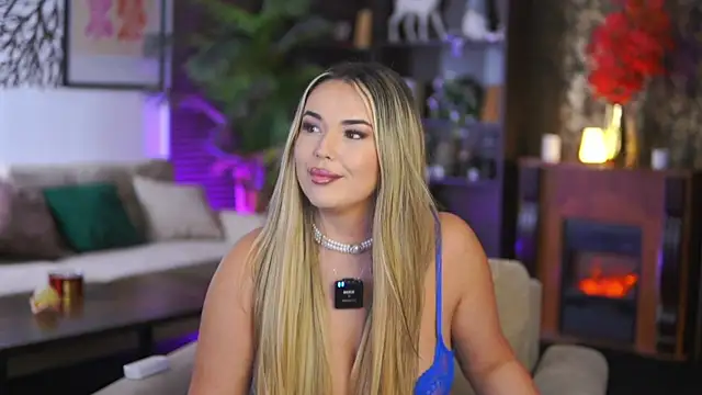 EvaSunderland online show from 01-18-26, 01:03