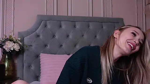 LucyAddison online show from 06-19-26, 04:13