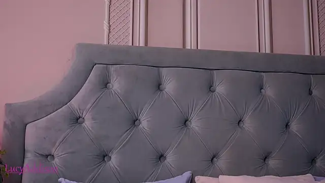 LucyAddison online show from 11-06-25, 03:43