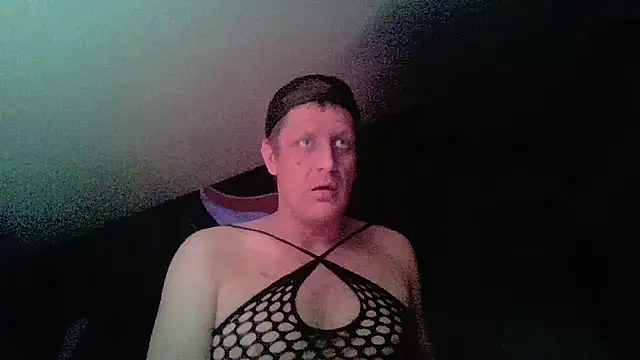 Snapshot of Bigthroaterboy chatting on 07-25-26, 12:29 Bigthroaterboy online show from 07-25-26, 12:29