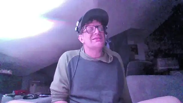 Bigthroaterboy online show from 10-27-25, 05:08