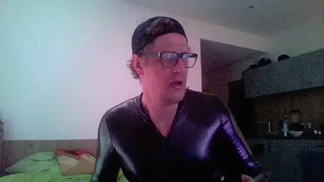 Bigthroaterboy online show from 03-20-26, 04:30