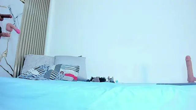 YUSELFI ROSS  online show from 10-26-25, 12:16