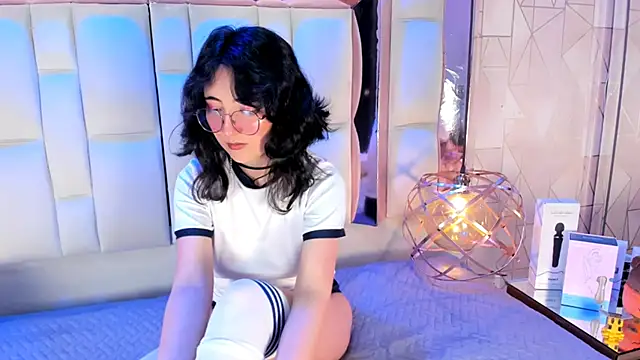 SaraMartini1 online show from 10-21-25, 05:51