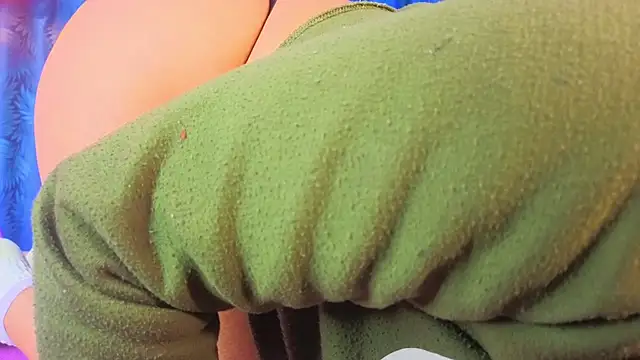 Snapshot of Cleo_luna chatting on 02-18-26, 03:48 Cleo luna online show from 02-18-26, 03:48