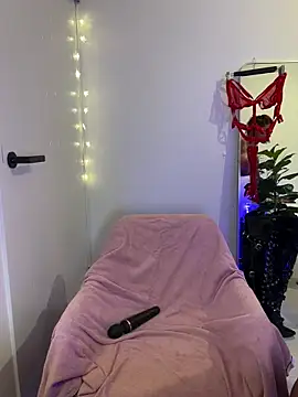 SmilingDutchie online show from 12-16-24, 06:27