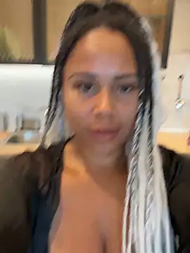 HaileyDiana online show from 10-11-25, 11:22