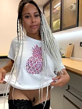 HaileyDiana online show from 10-18-25, 09:11