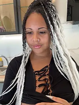 HaileyDiana online show from 10-05-25, 08:38