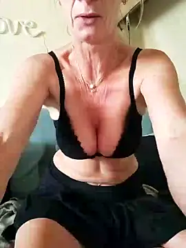 Snapshot of tatianasexymilf chatting on 05-23-26, 04:17 tatianasexymilf online show from 05-23-26, 04:17