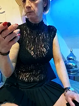 Snapshot of tatianasexymilf chatting on 01-10-26, 04:02 tatianasexymilf online show from 01-10-26, 04:02