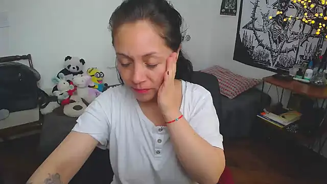 lili peach online show from 09-19-25, 05:50