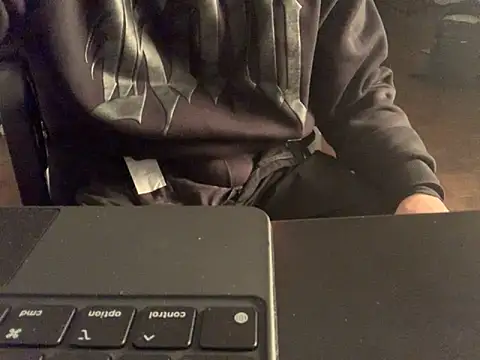 KendrickJiz online show from 04-11-26, 11:08