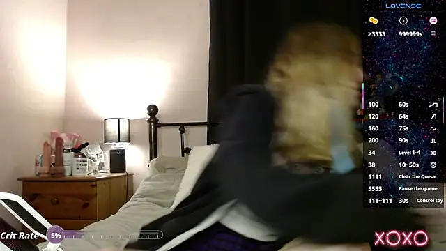 Snapshot of EllieeRose chatting on 10-08-25, 10:32 EllieeRose online show from 10-08-25, 10:32