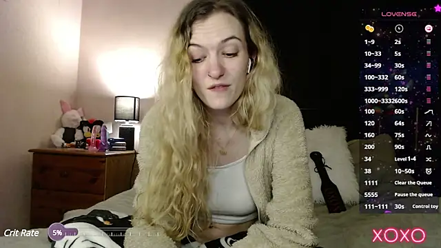 Snapshot of EllieeRose chatting on 03-18-25, 06:06 EllieeRose online show from 03-18-25, 06:06