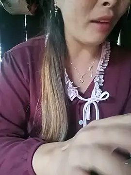 Snapshot of Silylina6969 chatting on 06-11-26, 03:47 Silylina6969 online show from 06-11-26, 03:47