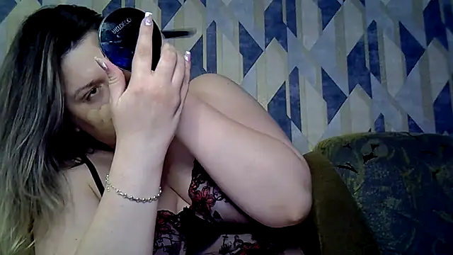 AnitaWillias online show from 10-18-25, 01:18