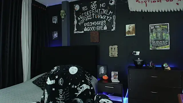Snapshot of Goddess_Mortem chatting on 03-08-25, 11:49 Goddess Mortem online show from 03-08-25, 11:49