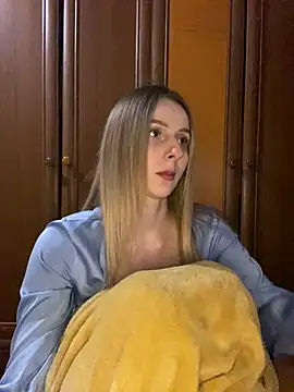 Snapshot of Ameli_Li chatting on 03-19-25, 11:36 Ameli Li online show from 03-19-25, 11:36