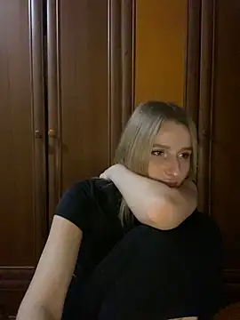 Snapshot of Ameli_Li chatting on 12-07-24, 02:47 Ameli Li online show from 12-07-24, 02:47