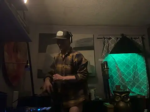 Snapshot of trash4cash chatting on 02-21-26, 06:59 trash4cash online show from 02-21-26, 06:59