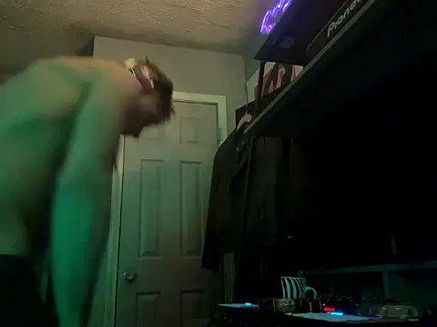 Snapshot of trash4cash chatting on 02-14-26, 05:29 trash4cash online show from 02-14-26, 05:29